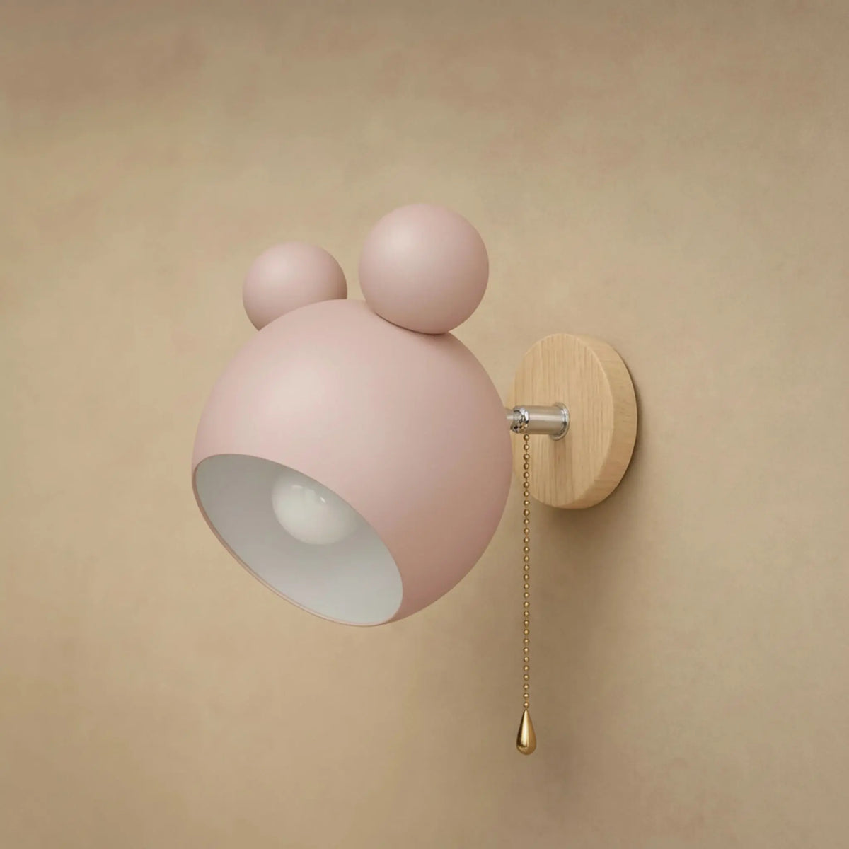 Applique murale Nemuria rose avec interrupteur à tirette et chaînette dorée | Delvanie