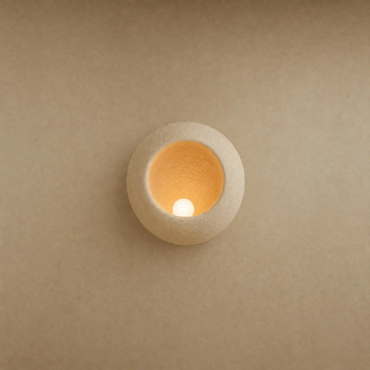 Lampe de chevet murale Sakumi, coque Nid écrue de 30 x 28,5 cm allumée | Delvanie