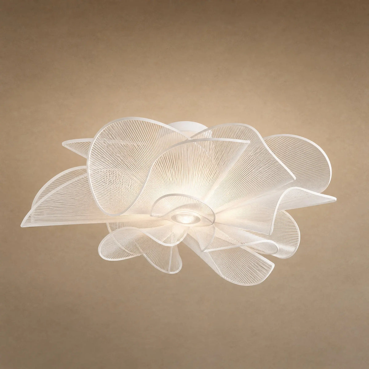 Plafonnier fleur blanc Blomyn, corolle de pétales ajourés en fils de PVC, Ø 72 cm | Delvanie