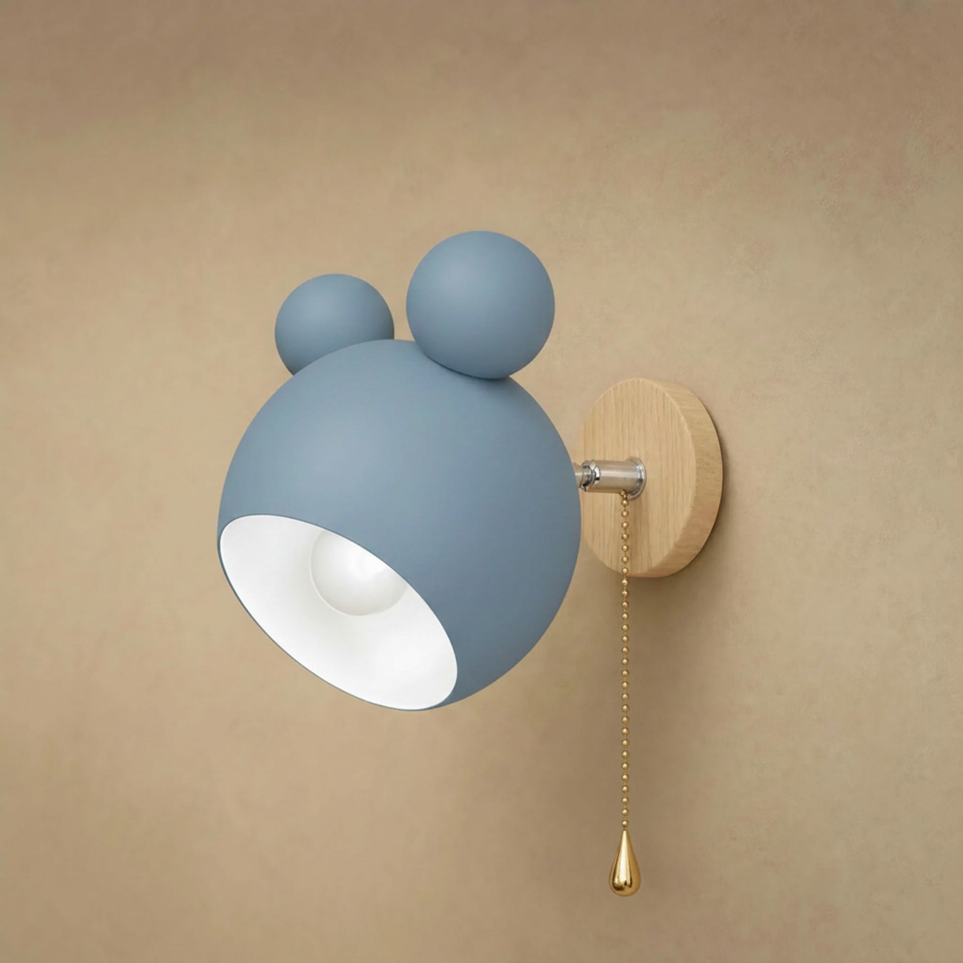 Applique murale Nemuria bleue avec interrupteur à tirette et chaînette dorée | Delvanie