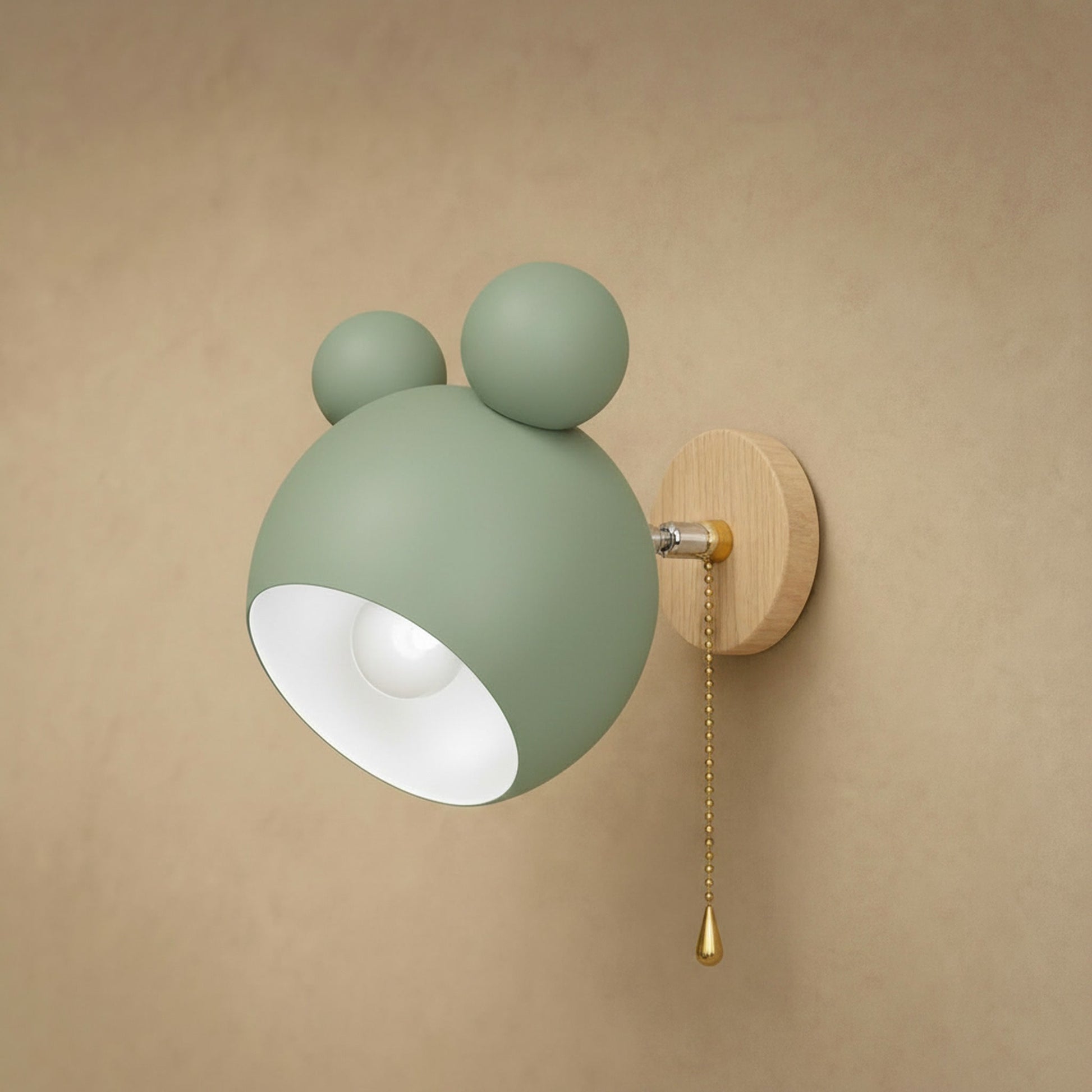 Applique murale Nemuria vert sauge avec interrupteur à tirette et chaînette dorée | Delvanie