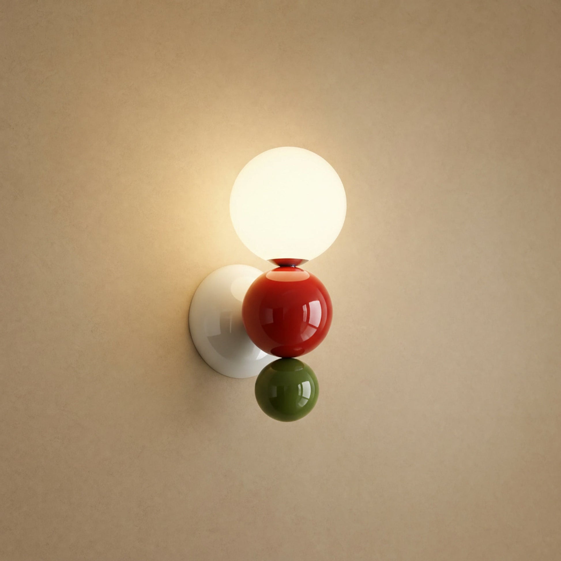 Applique murale boule rouge et verte, grappe de billes laquées et globe opale | Delvanie