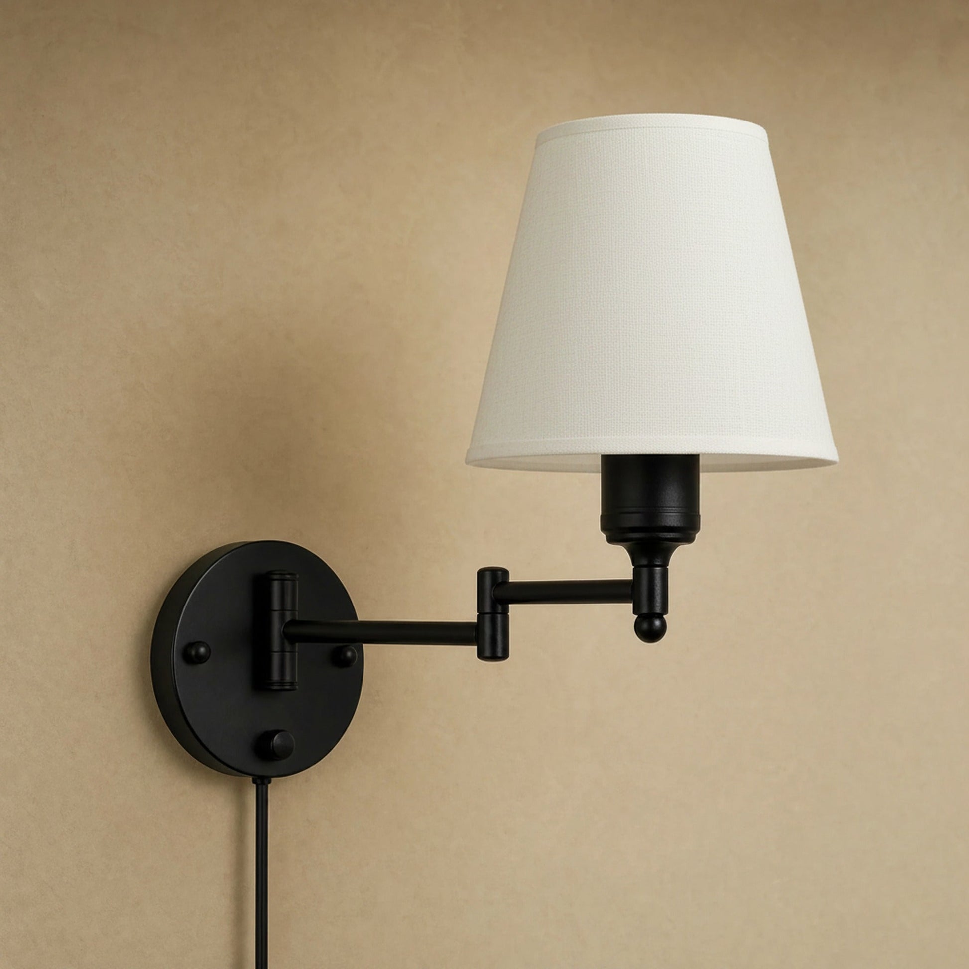 Applique murale en tissu blanc a bras articule, packshot | Delvanie