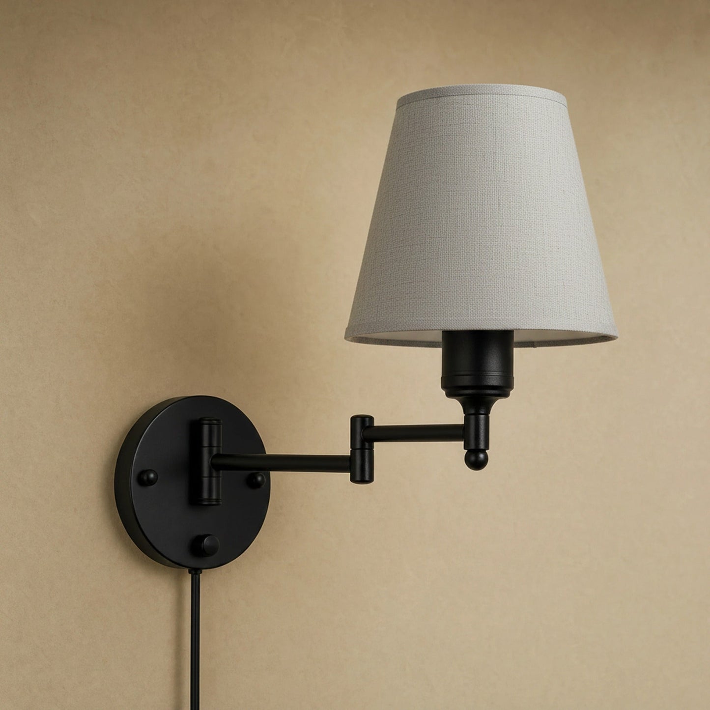 Applique murale en tissu gris a bras articule, packshot | Delvanie