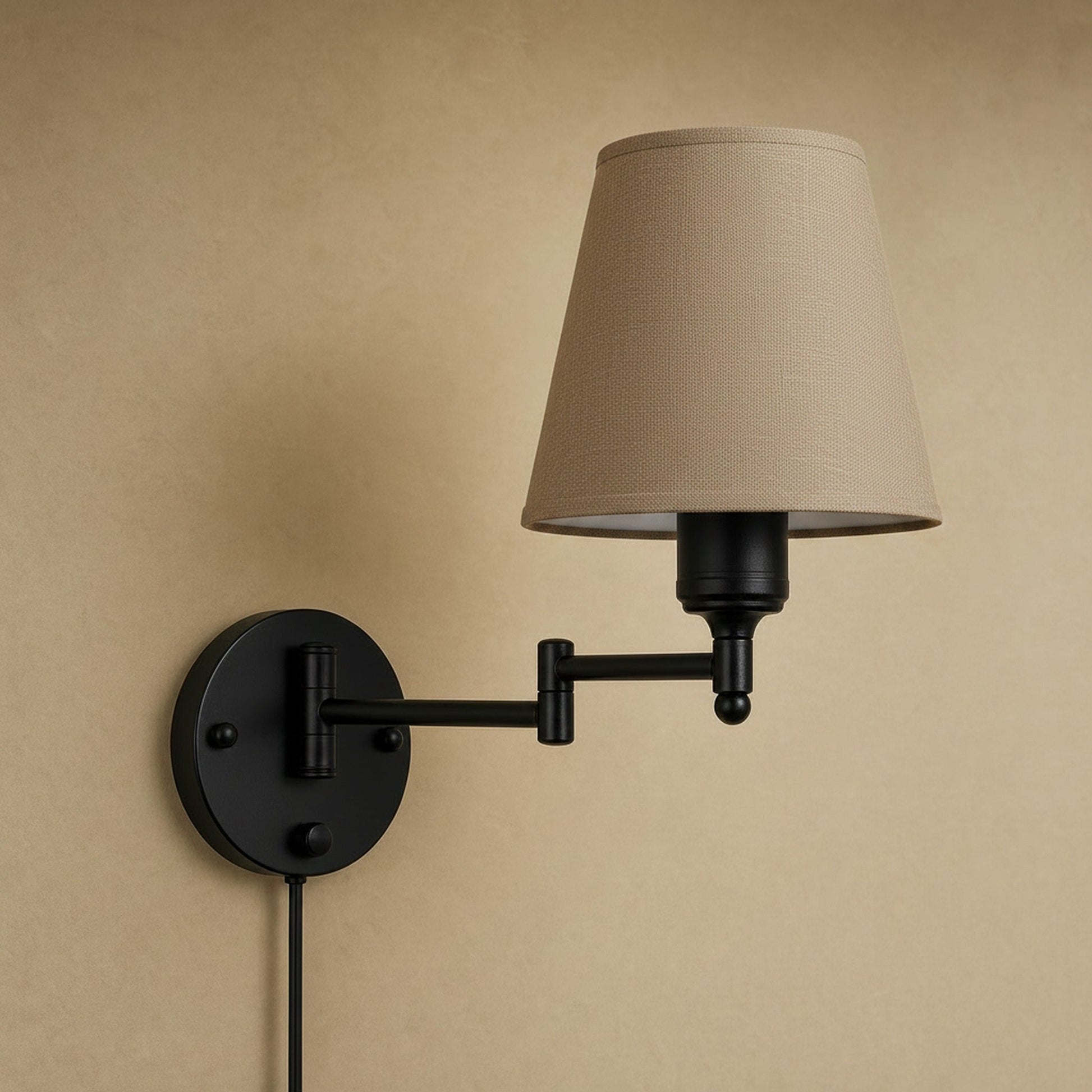 Applique murale en tissu taupe a bras articule, packshot | Delvanie