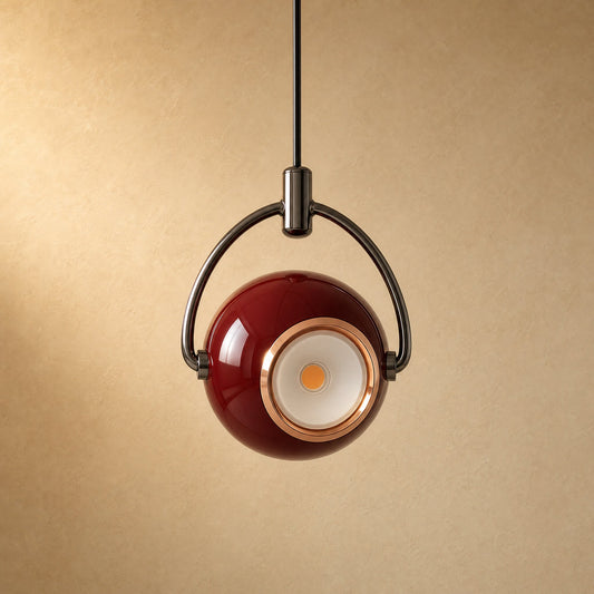 Suspension Eravia rouge bordeaux, globe laqué de 12 cm orientable dans son étrier chromé | Delvanie