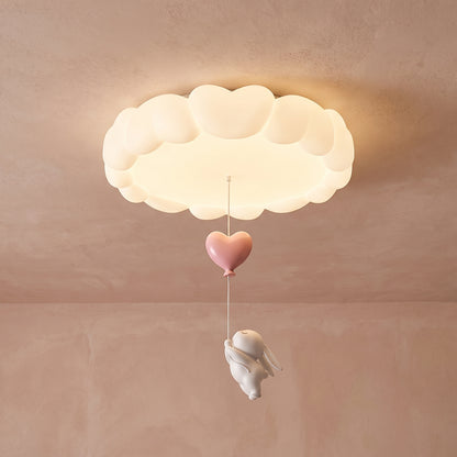 Plafonnier Célyna Nuages et Lapin B, installé au plafond, allumé