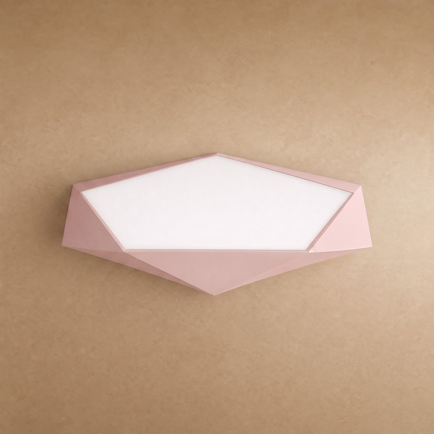 Plafonnier plat pentagone facetté rose, packshot | Delvanie