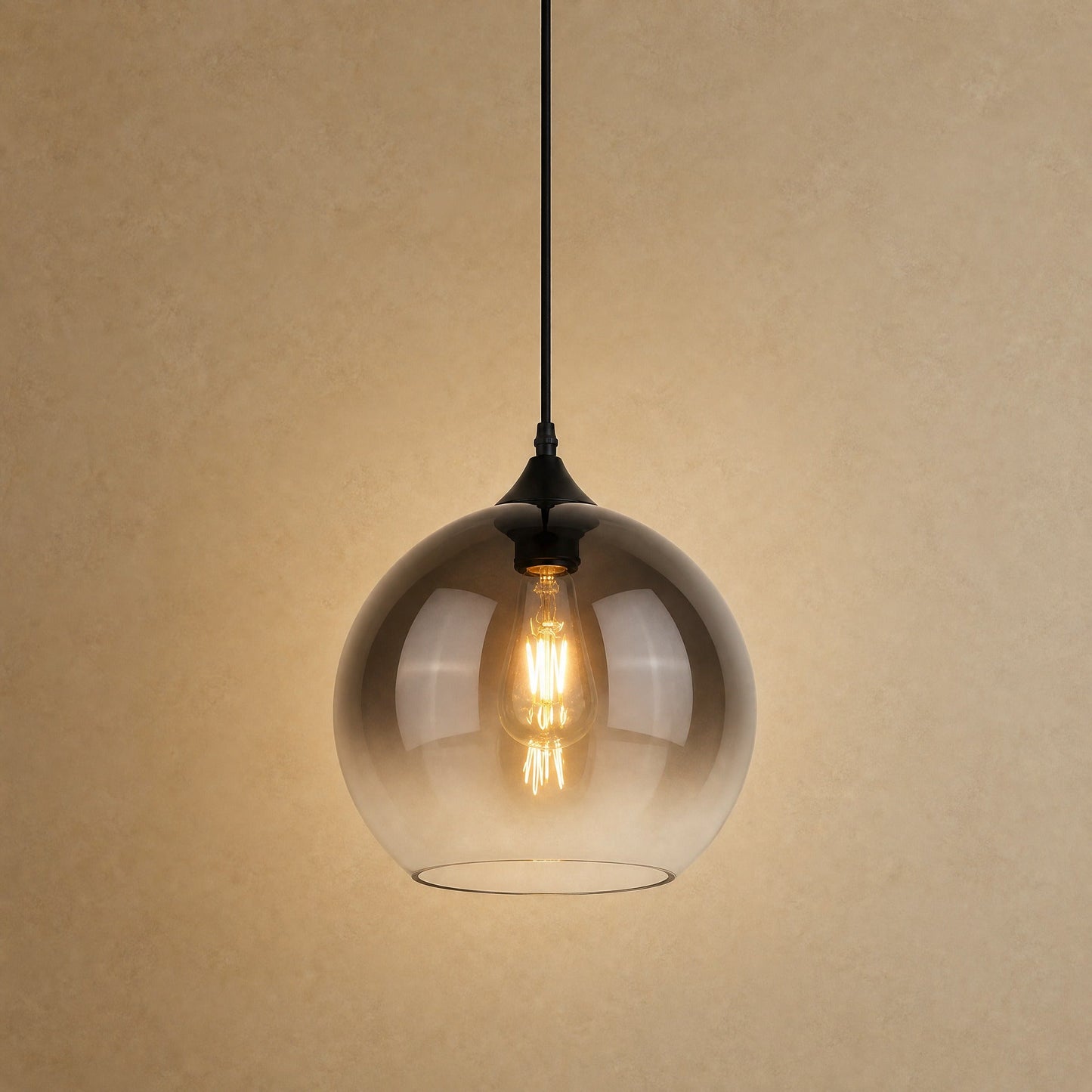 Suspension plafond Iridana, globe de verre dégradé gris fumé et rebord transparent | Delvanie